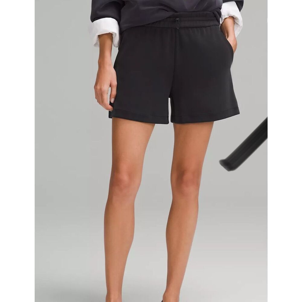 Lululemon Softstreme High-Rise  Short Sz 10